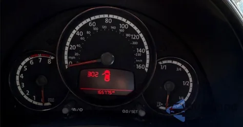 2013 Volkswagen Beetle z USA, uszkodzony, nr VIN 3VWFP7AT0DM636778